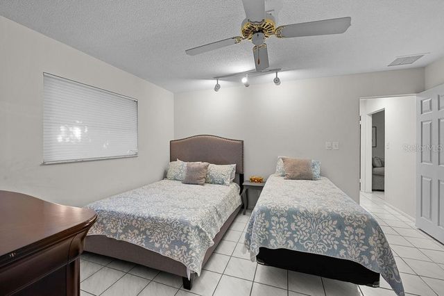 561 BIRDIE LANE, Longboat Key, FL 34228