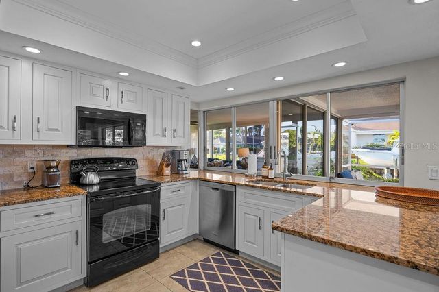 561 BIRDIE LANE, Longboat Key, FL 34228