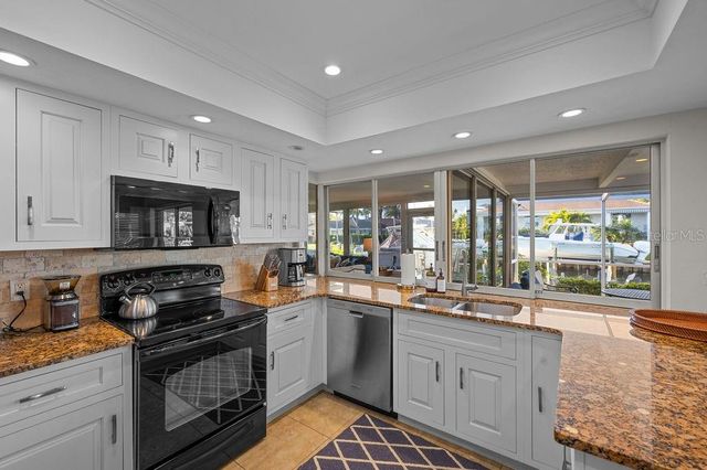 561 BIRDIE LANE, Longboat Key, FL 34228