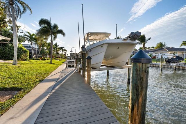 561 BIRDIE LANE, Longboat Key, FL 34228