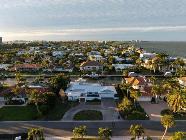 561 BIRDIE LANE, Longboat Key, FL 34228