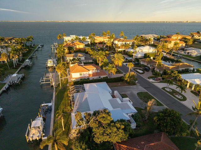 561 BIRDIE LANE, Longboat Key, FL 34228