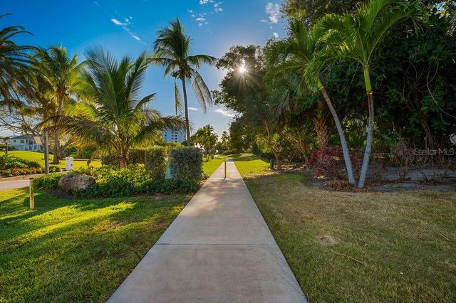 561 BIRDIE LANE, Longboat Key, FL 34228