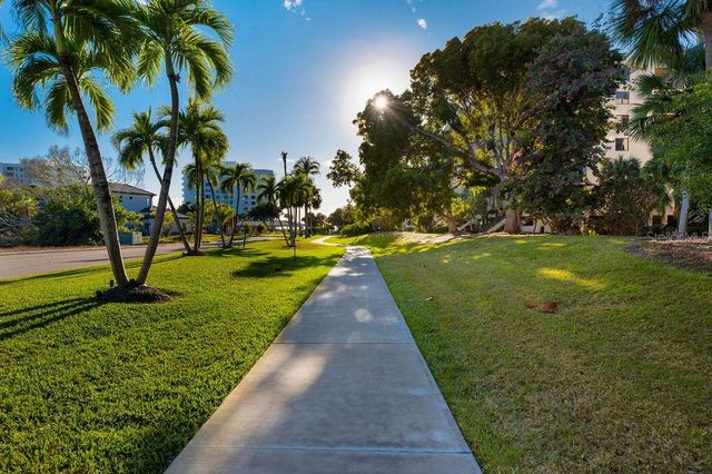 561 BIRDIE LANE, Longboat Key, FL 34228