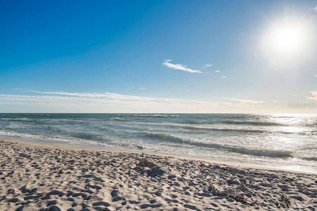 561 BIRDIE LANE, Longboat Key, FL 34228