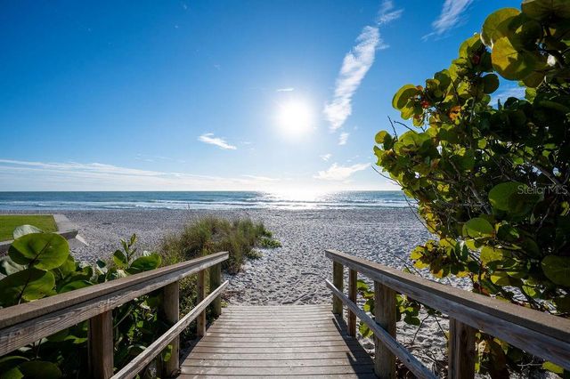 561 BIRDIE LANE, Longboat Key, FL 34228