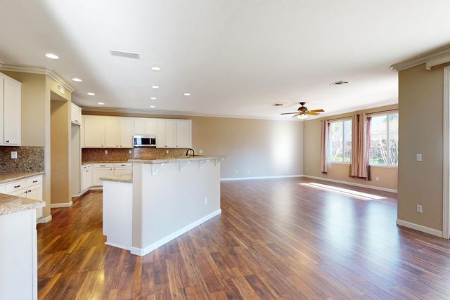 1413 Thames Ct, Plumas Lake, CA 95961