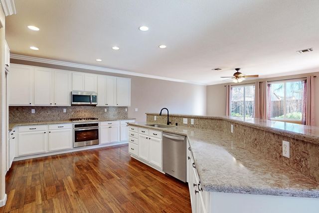 1413 Thames Ct, Plumas Lake, CA 95961