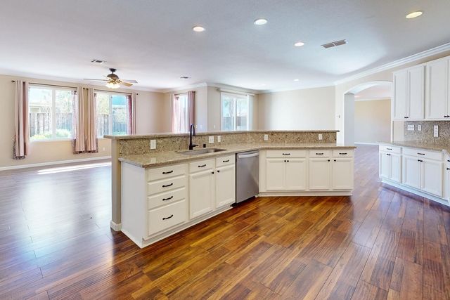 1413 Thames Ct, Plumas Lake, CA 95961