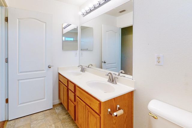 1413 Thames Ct, Plumas Lake, CA 95961