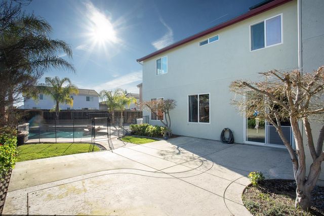 1413 Thames Ct, Plumas Lake, CA 95961