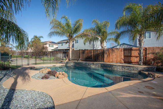 1413 Thames Ct, Plumas Lake, CA 95961