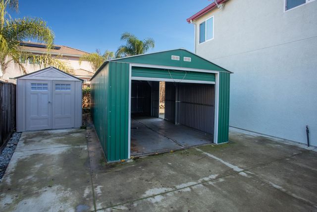 1413 Thames Ct, Plumas Lake, CA 95961