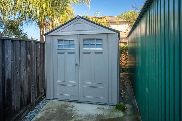 1413 Thames Ct, Plumas Lake, CA 95961