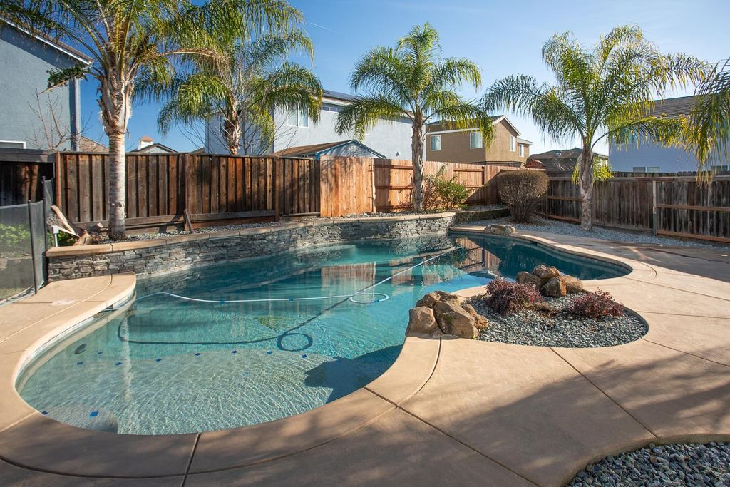 1413 Thames Ct, Plumas Lake, CA 95961