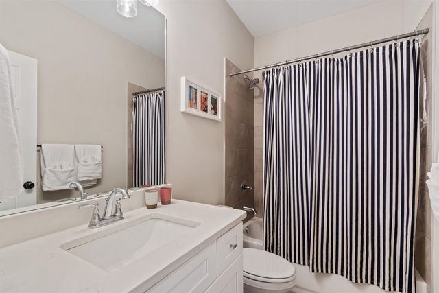 5241 MADISON VALLEY CIR, Lakeland, TN 38002