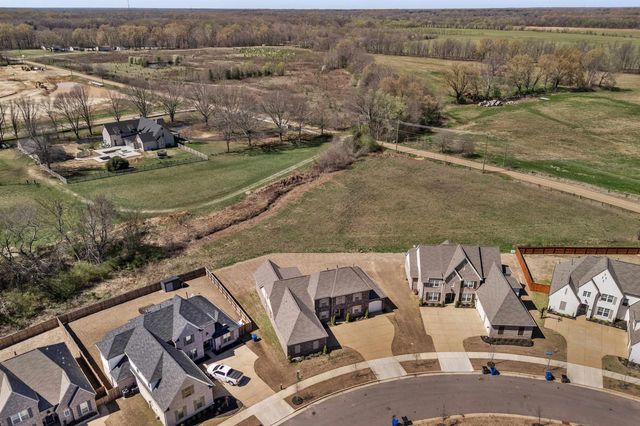 5241 MADISON VALLEY CIR, Lakeland, TN 38002