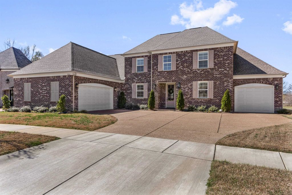 5241 MADISON VALLEY CIR, Lakeland, TN 38002