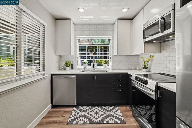 485 Canyon Oaks Dr J, Oakland, CA 94605
