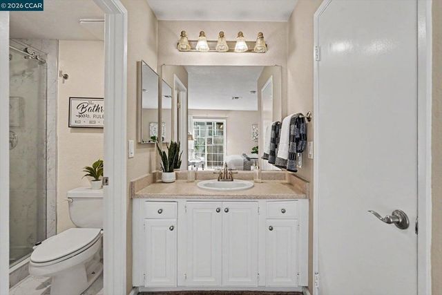 485 Canyon Oaks Dr J, Oakland, CA 94605