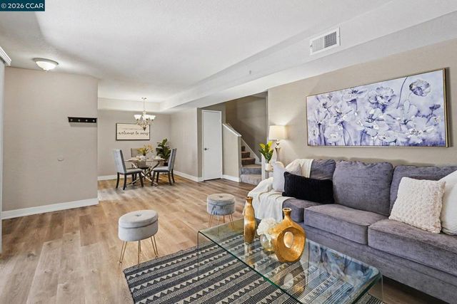 485 Canyon Oaks Dr J, Oakland, CA 94605