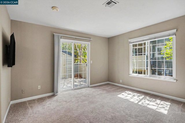 485 Canyon Oaks Dr J, Oakland, CA 94605