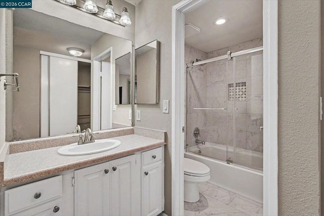 485 Canyon Oaks Dr J, Oakland, CA 94605