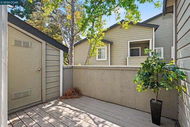485 Canyon Oaks Dr J, Oakland, CA 94605