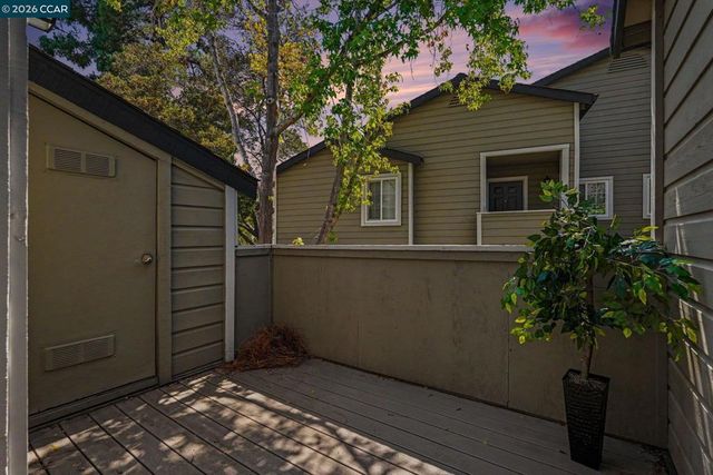 485 Canyon Oaks Dr J, Oakland, CA 94605