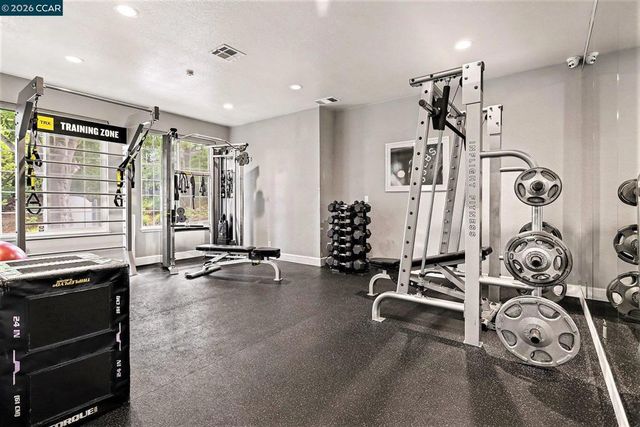 485 Canyon Oaks Dr J, Oakland, CA 94605