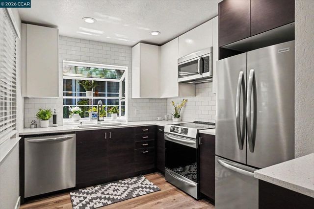 485 Canyon Oaks Dr J, Oakland, CA 94605
