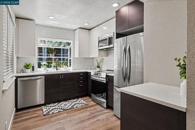 485 Canyon Oaks Dr J, Oakland, CA 94605