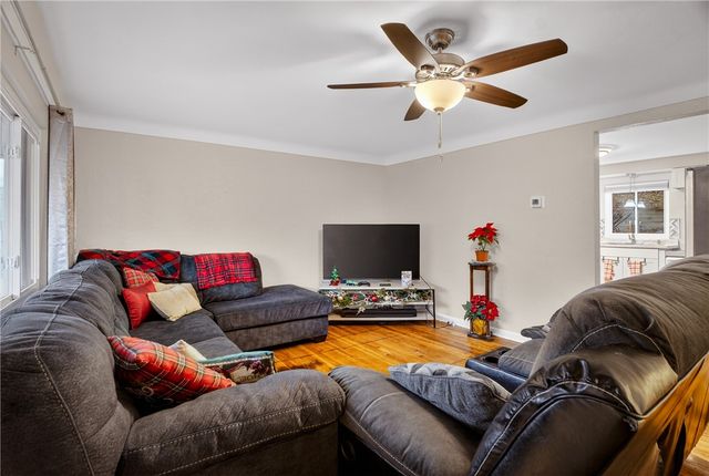 6361 Leechburg Rd, Penn Hills, PA 15147