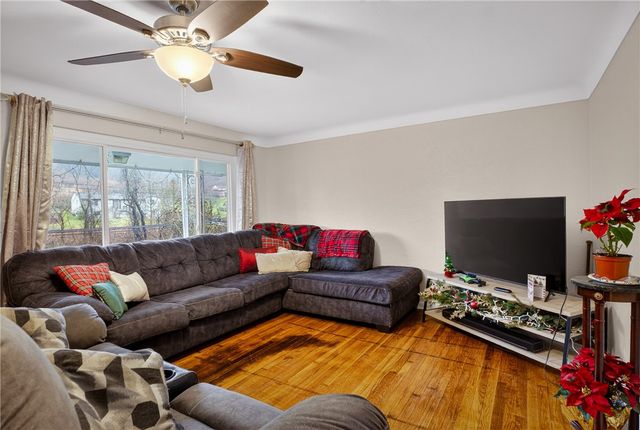 6361 Leechburg Rd, Penn Hills, PA 15147