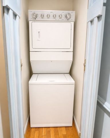 184 Commonwealth Ave 10, Boston, MA 02116