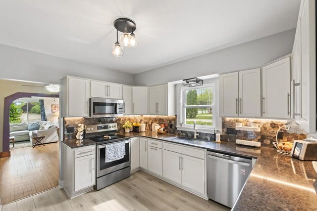 9009 Cold Spring ROAD, Greenfield, WI 53228