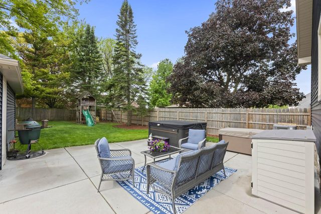 9009 Cold Spring ROAD, Greenfield, WI 53228