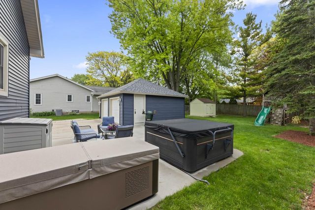 9009 Cold Spring ROAD, Greenfield, WI 53228