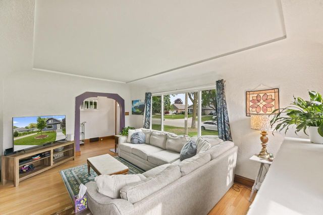 9009 Cold Spring ROAD, Greenfield, WI 53228