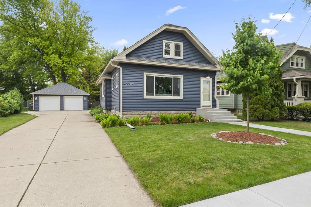 9009 Cold Spring ROAD, Greenfield, WI 53228