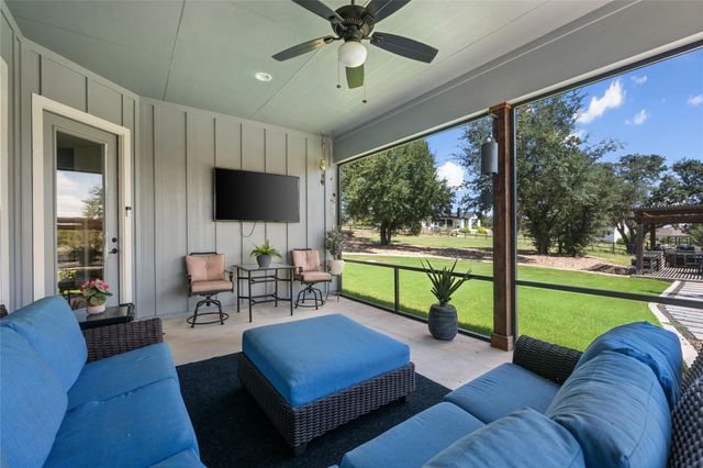 105 Stag Leap CT, Liberty Hill, TX 78642