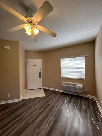 8242 Mulligan Circle B, Port St. Lucie B, Port St Lucie, FL 34986
