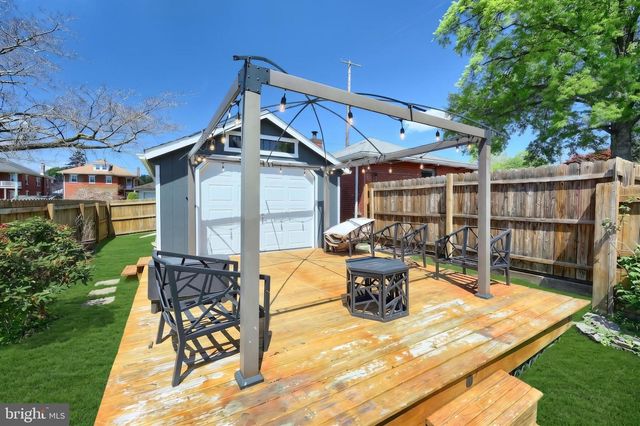 1057 LOCUST ST, Columbia, PA 17512