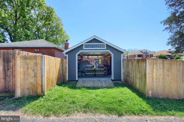 1057 LOCUST ST, Columbia, PA 17512