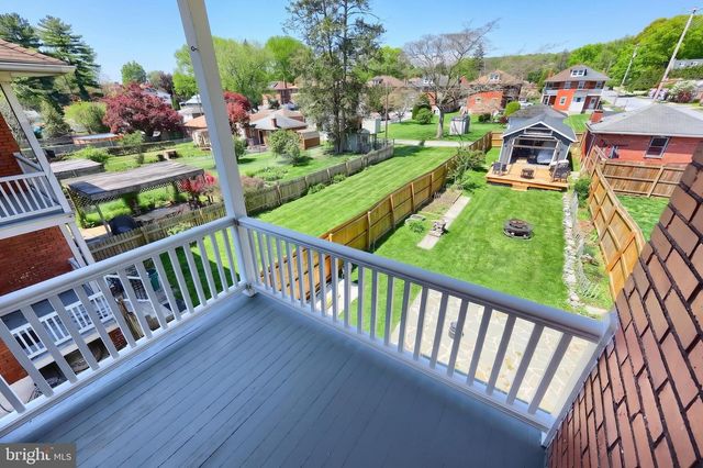 1057 LOCUST ST, Columbia, PA 17512