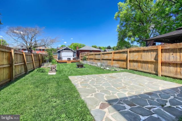 1057 LOCUST ST, Columbia, PA 17512