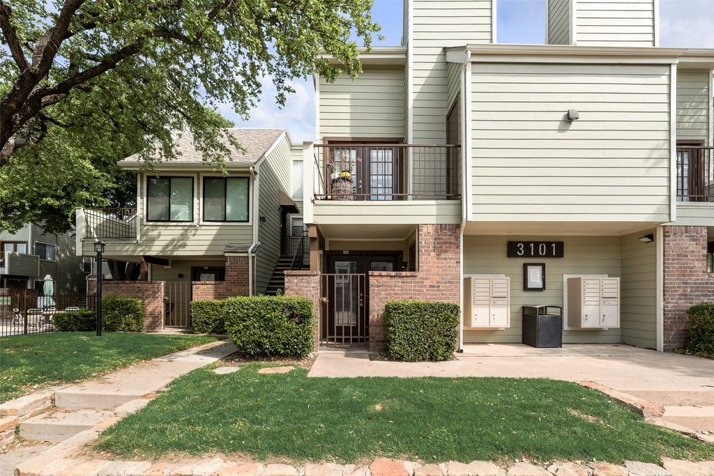 3101 Sondra Drive 107, Fort Worth, TX 76107