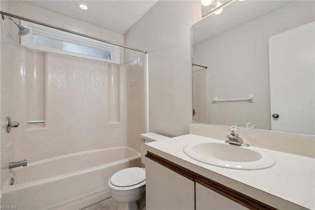 2316 Starfish Rd Apt 102, Virginia Beach, VA 23451