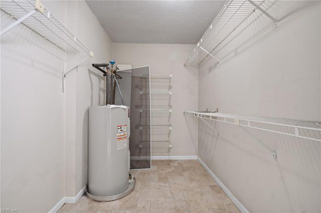 2316 Starfish Rd Apt 102, Virginia Beach, VA 23451