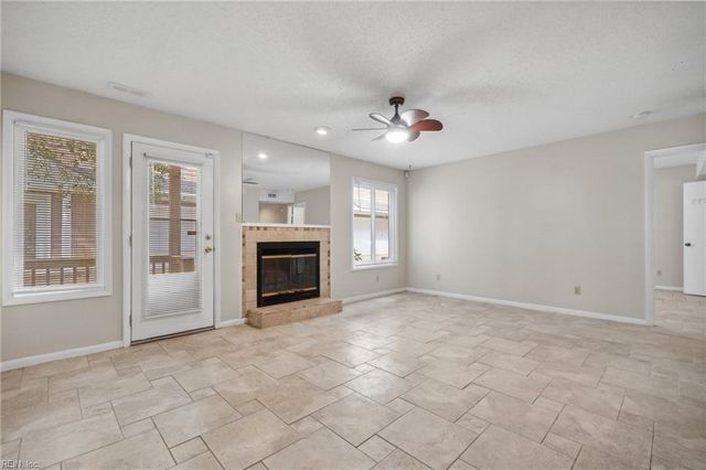 2316 Starfish Rd Apt 102, Virginia Beach, VA 23451